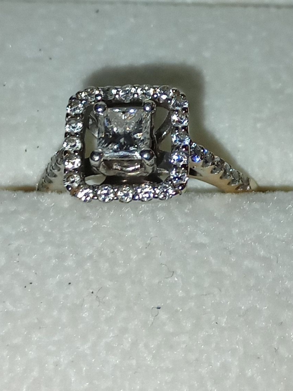 18k Princess Cut Halo Diamond Engagement Ring